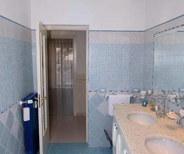 Domus Luna Apartment *